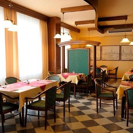 Penzion Senk Pardubice Dış mekan fotoğraf