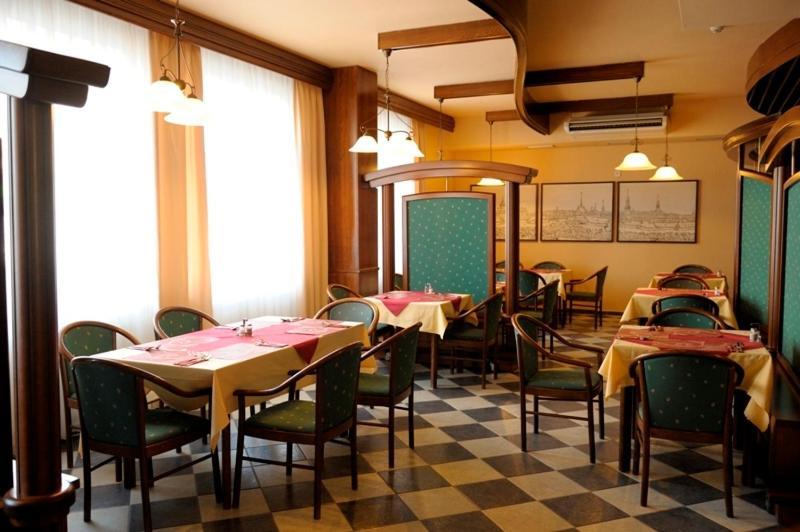 Penzion Senk Pardubice Dış mekan fotoğraf