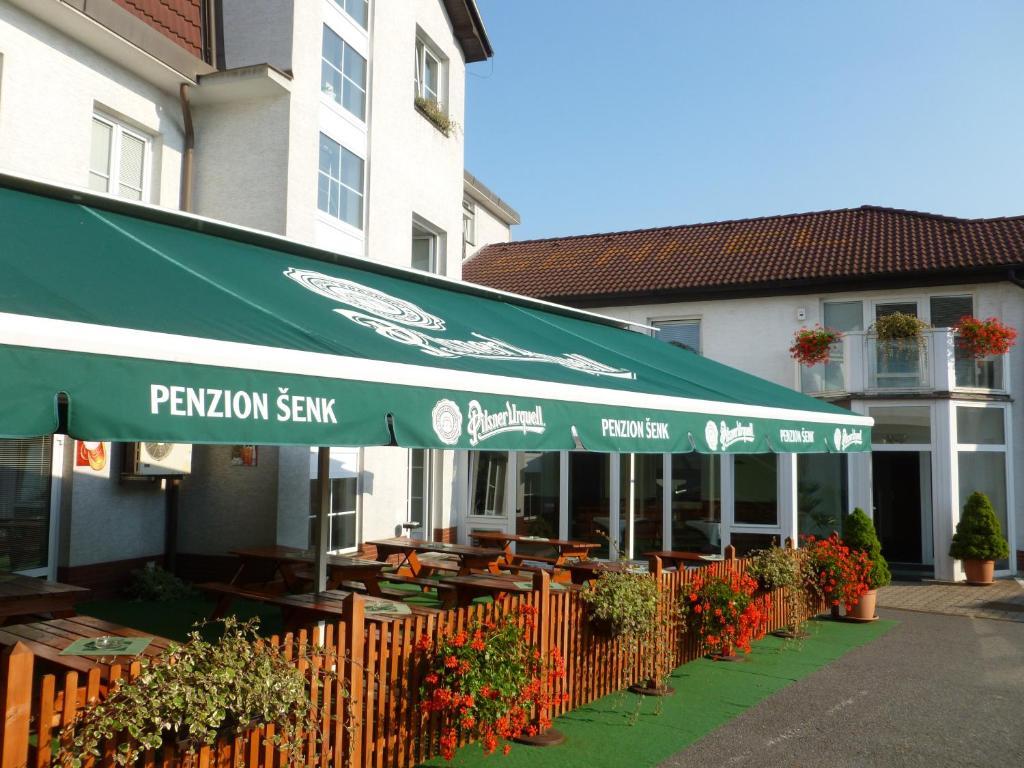 Penzion Senk Pardubice Dış mekan fotoğraf